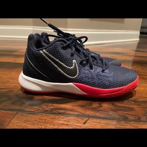 Kyrie Flytrap 2